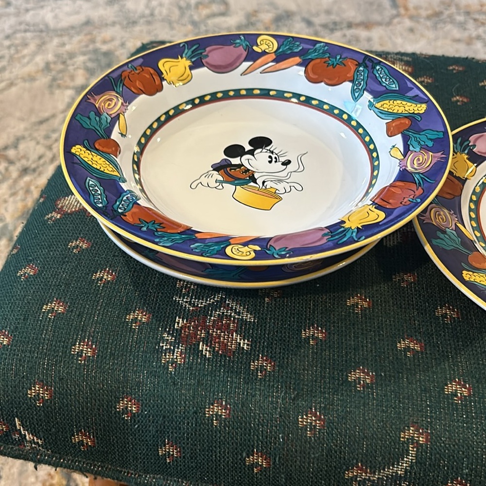 Vintage Minnie, mouse salad and soup plate with saucer in great shape themed - Picture 4 of 10